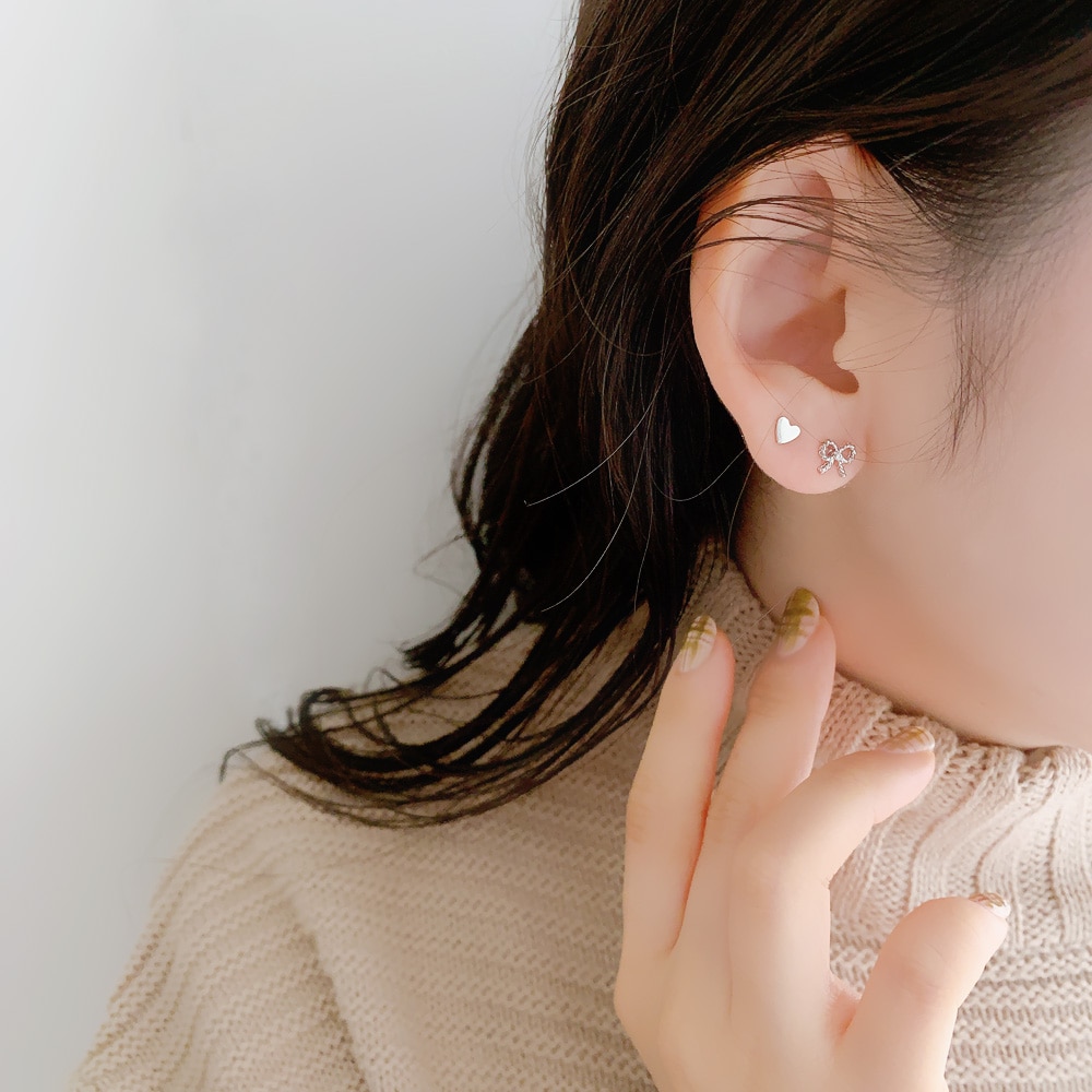 P-978) くま×リボンセットチタンピアス | ビーズ・パーツなどの