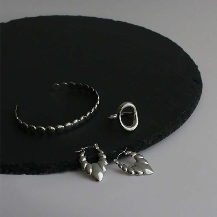 即発/ギフト最適☆Hurleyburley☆リーフ フープ ピアス☆ 即発/ギフト最適☆Hurleyburley☆シルバー フープ ピアス