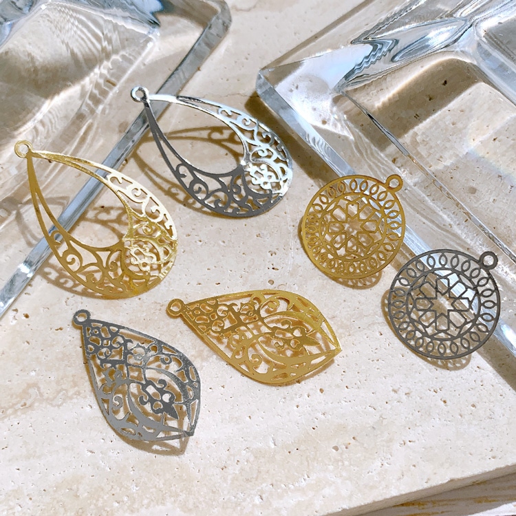 透かしパーツ（チャーム） しずく R ｜メタル素材パーツ・アクセサリー