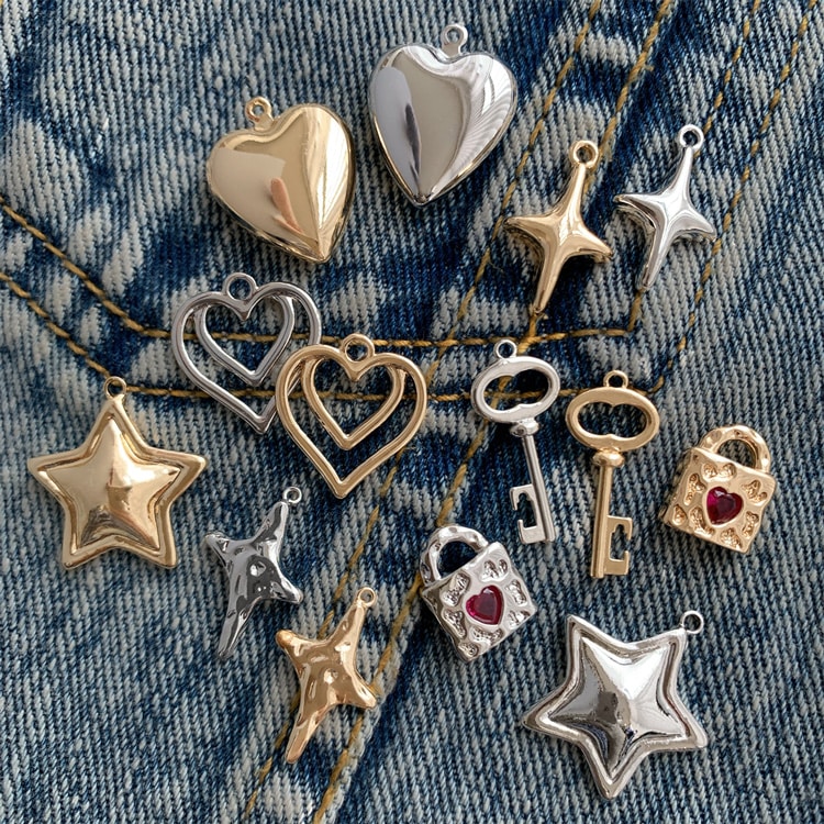 ハンドメイド    〈チャーム(5色セット)〉No.2423 チャーム スパークル（ニッケルフリー） G5 ｜アクセサリーチャーム