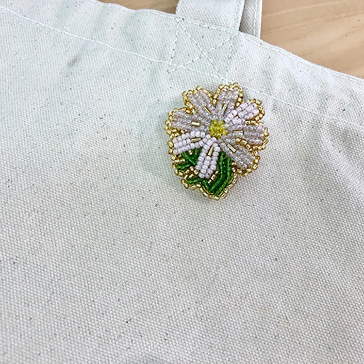 タケコブター ビーズ刺繍ブローチ ハンドメイドアクセサリー TOHO BEADS / and t kit labo お花刺しゅうブローチキット / コスモス