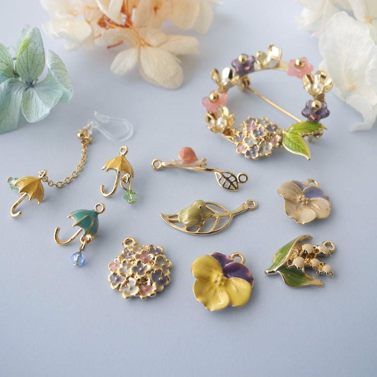 チャーム / カタツムリ（つなぎパーツ）/ BE・G5 ｜アクセサリー