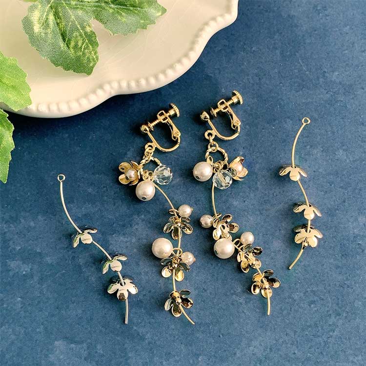 デザインチャーム / フラワー / R | ビーズ・パーツなどのハンドメイド