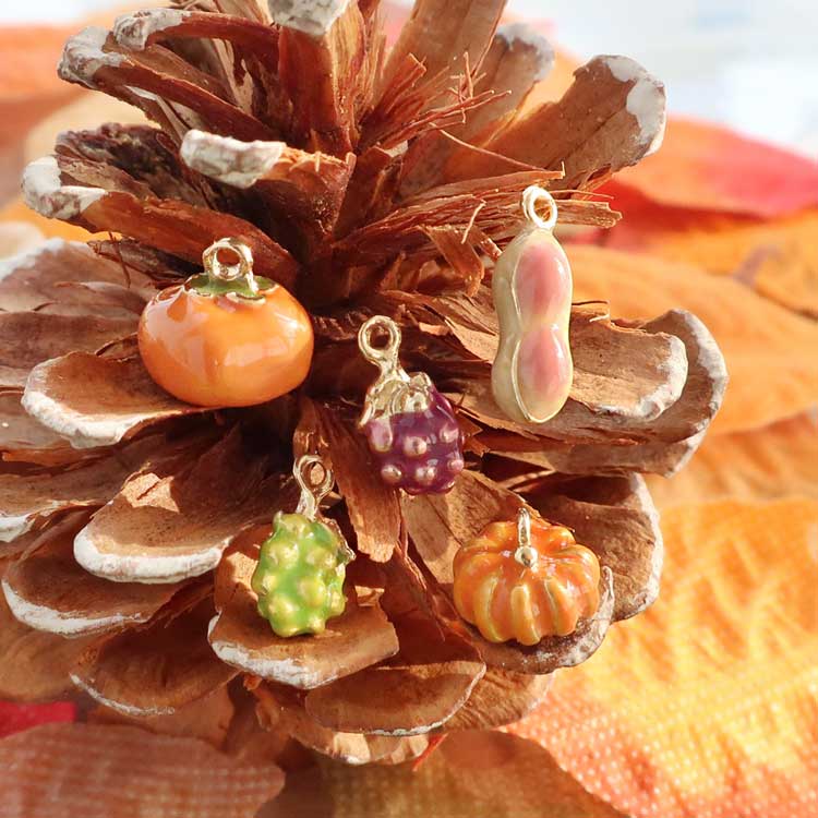 チャーム / マスカット / GR・G5 | ビーズ・パーツなどのハンドメイド