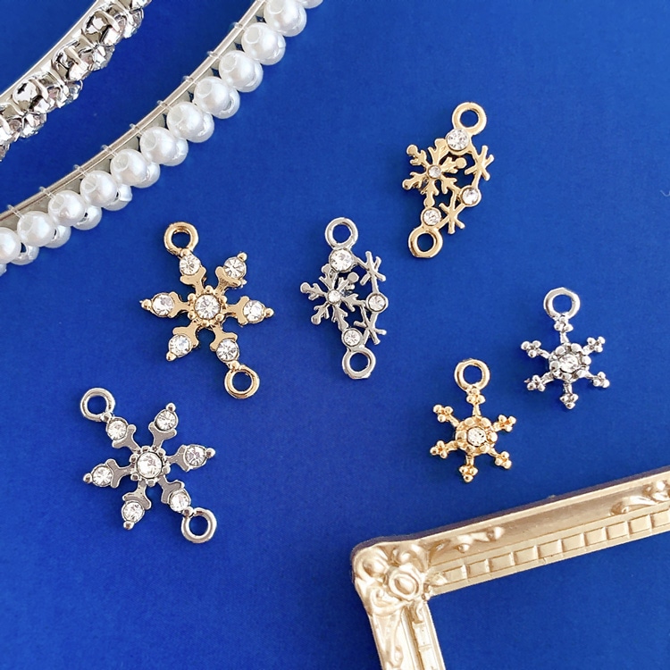 チャーム / 雪の結晶（つなぎパーツ）/ CR・R | ビーズ・パーツなどの