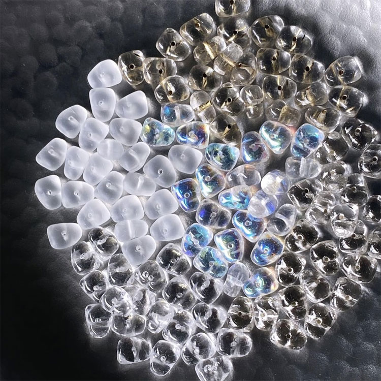 チェコ サザレ 002 約5×7mm｜チェコガラスビーズ・アクセサリー素材