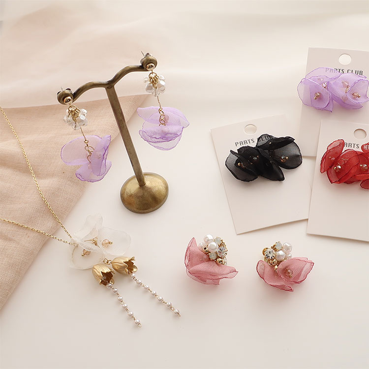 シフォンフラワーチャーム WH ｜服飾素材・ハンドメイドパーツ【パーツ