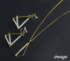 メタルパーツ ワイヤーフープ（変形三角形） R 約26 ×8 mm｜メタル素材 