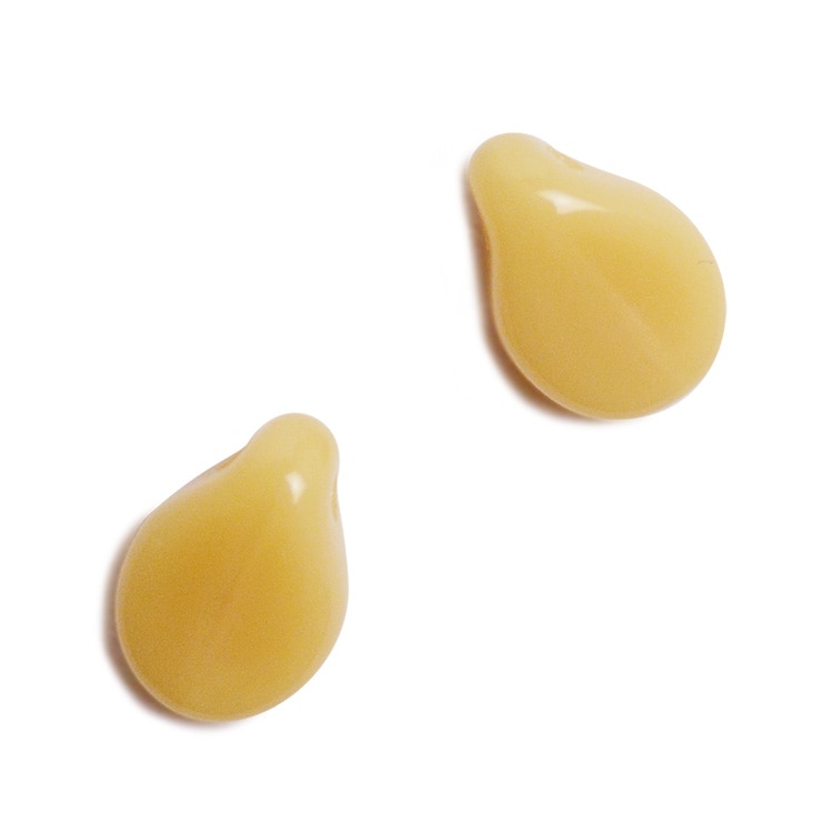 チェコ ペタル オペークベージュ 約7×5mm｜チェコガラスビーズ