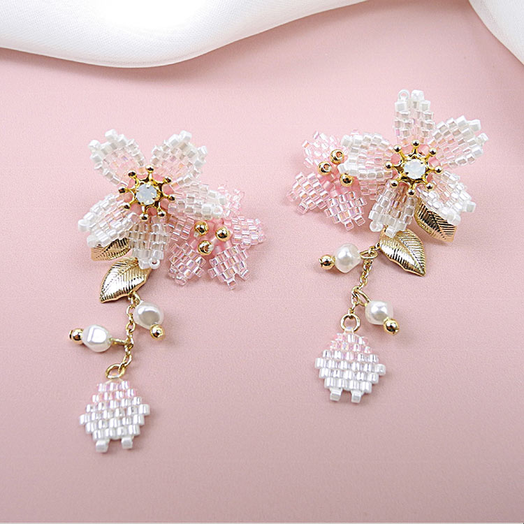 オリジナルキット / ～ビーズステッチ～ 桜のピアス | ビーズ・パーツ