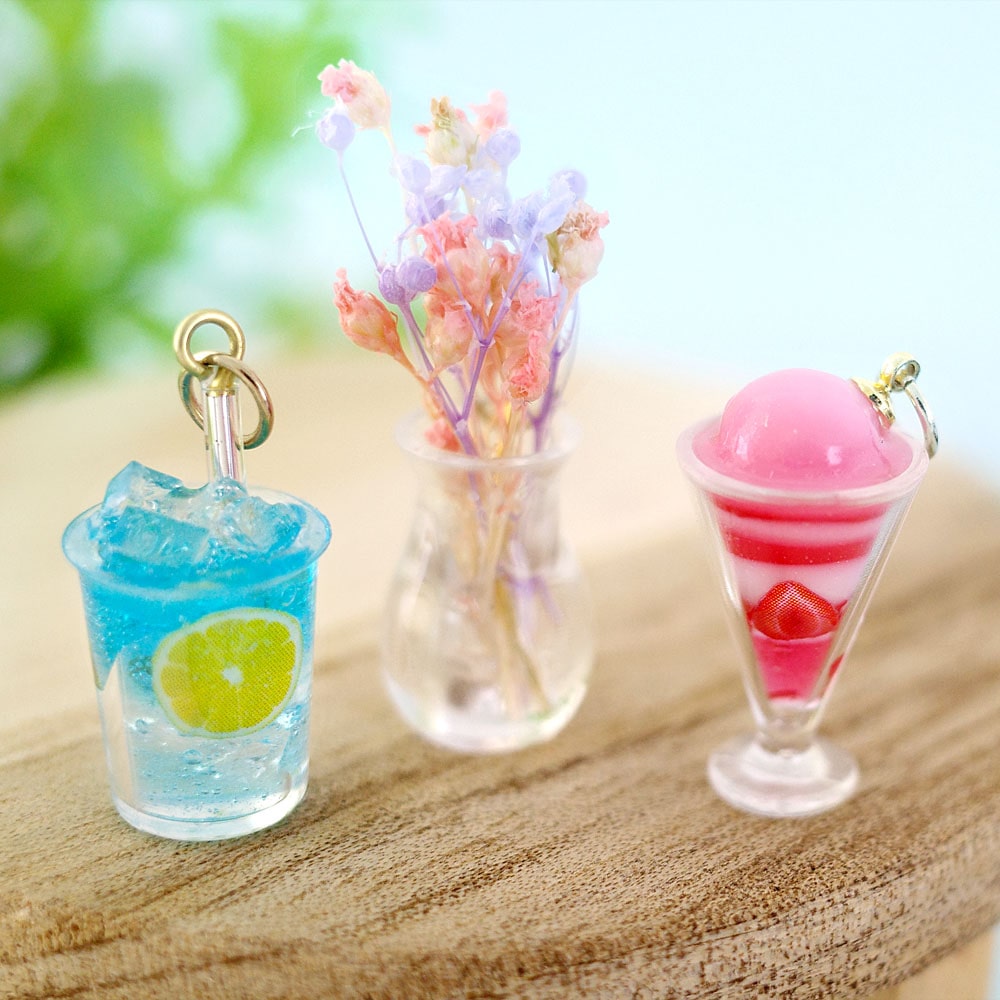 レジンで作る ミニチュアカップキーホルダー（ブルー） | ビーズ