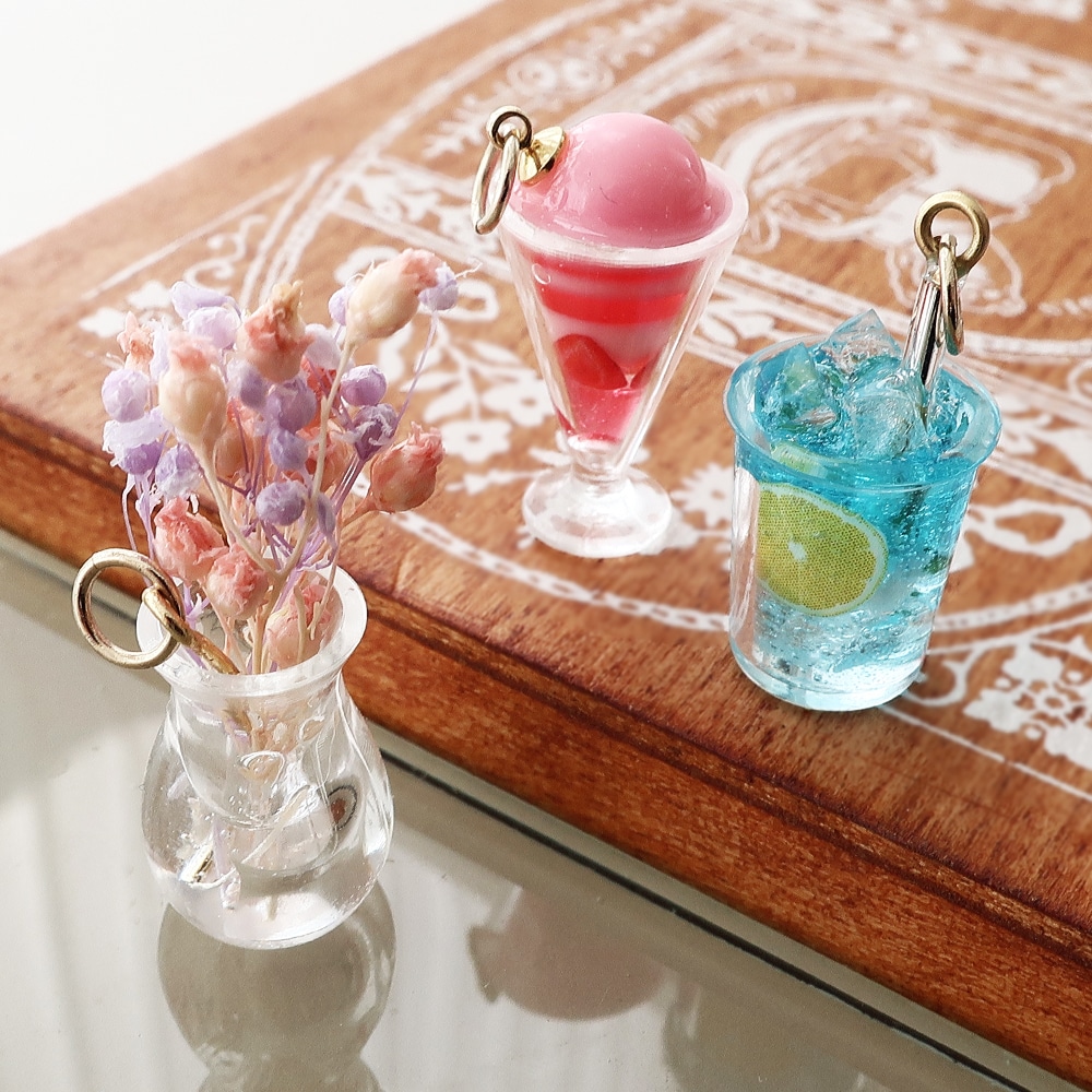レジンで作る ミニチュアカップキーホルダー（ブルー） | ビーズ