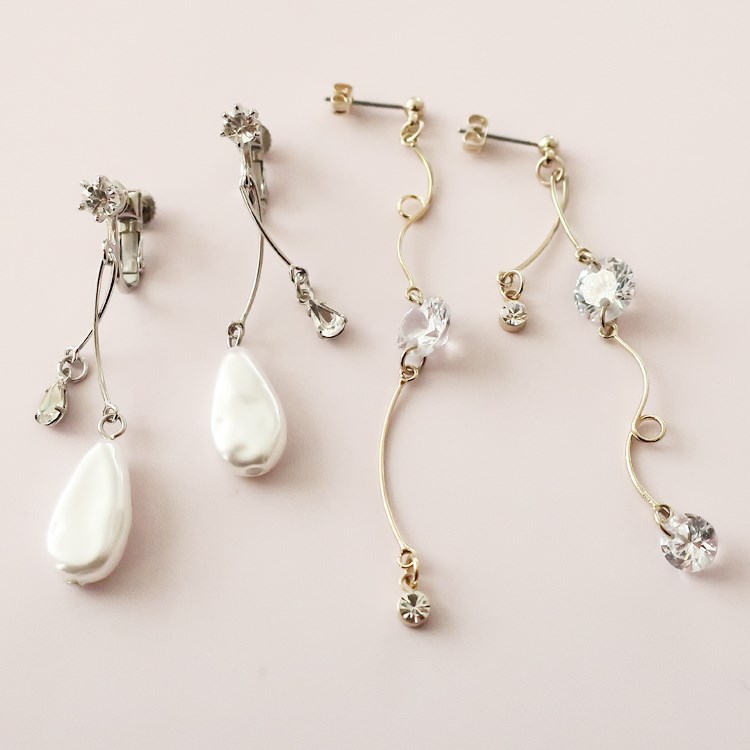 【シンプルデザイン✦.°】ꫛꫀꪝ変形凹凸大粒パール ピアス/イヤリング 樹脂パール バロック ドロップ WH 約15×9mm｜パール素材・アクセサリー