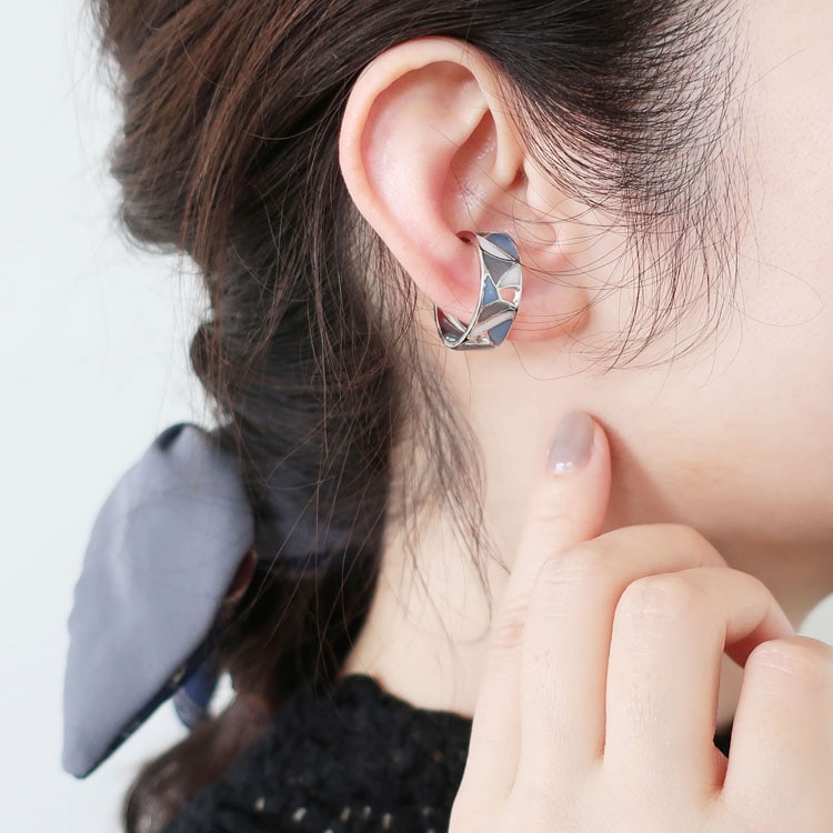 レジンで作る ステンドグラス風2WAYイヤーカフ | ビーズ・パーツなどの