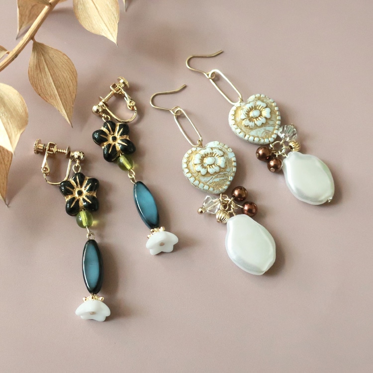 No.12 チェコビーズ 赤のグラデーションピアス ハンドメイド No.12 チェコビーズ 赤のグラデーションピアス ハンドメイド チェコ