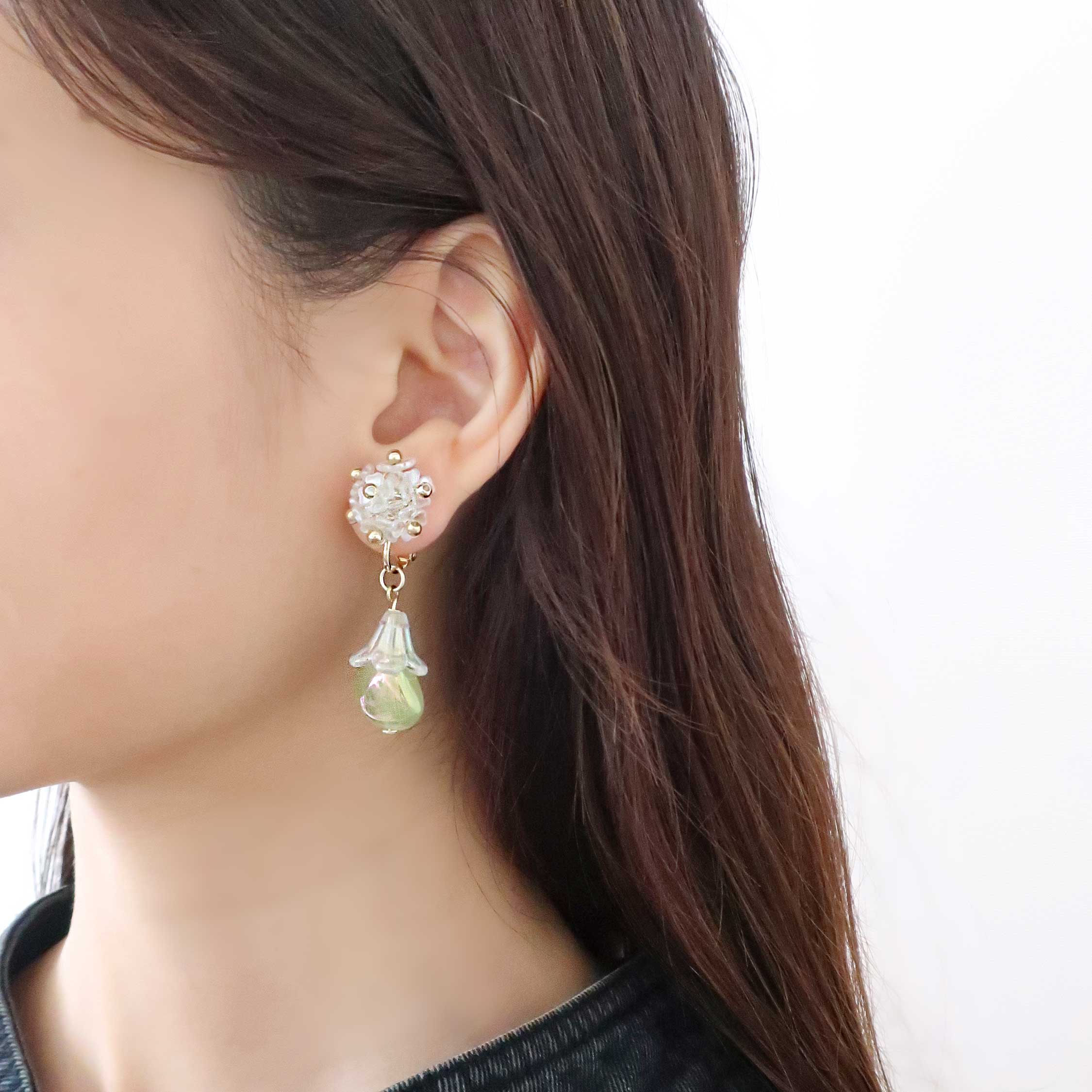 オーロラフラワーのアクセサリー | ビーズ・パーツなどのハンドメイド