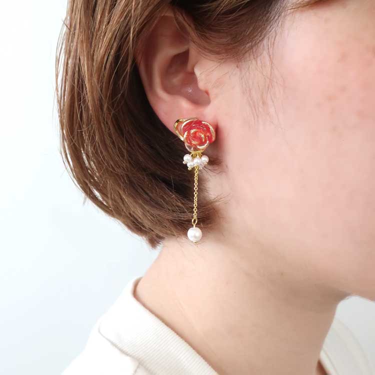 レジンで作る ローズピアス | ビーズ・パーツなどのハンドメイドパーツ