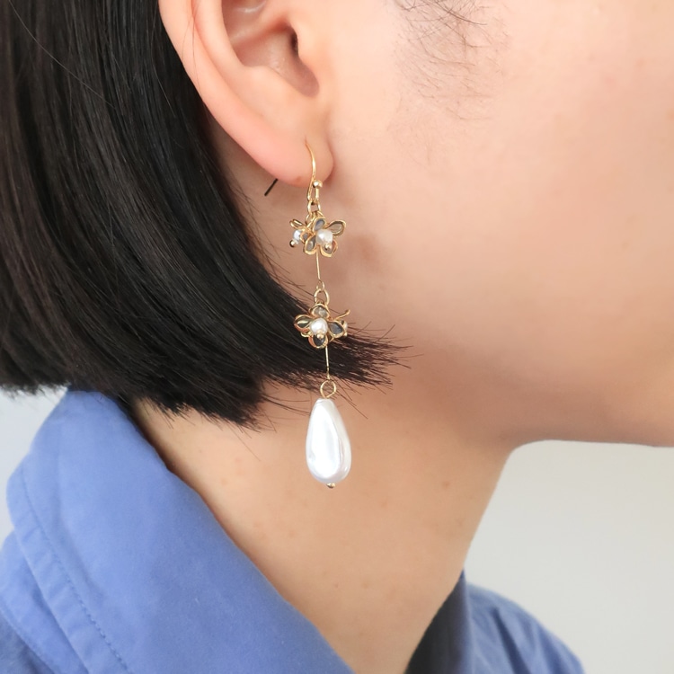 ミニフラワーとパールのロングピアス | ビーズ・パーツなどの