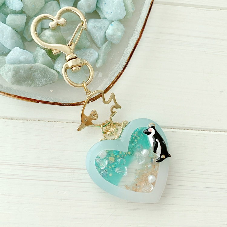 【匿名発送】カラフルハートモチーフ レジンチャーム 匿名発送】カラフルハートモチーフ レジンチャーム 匿名発送】カラフル