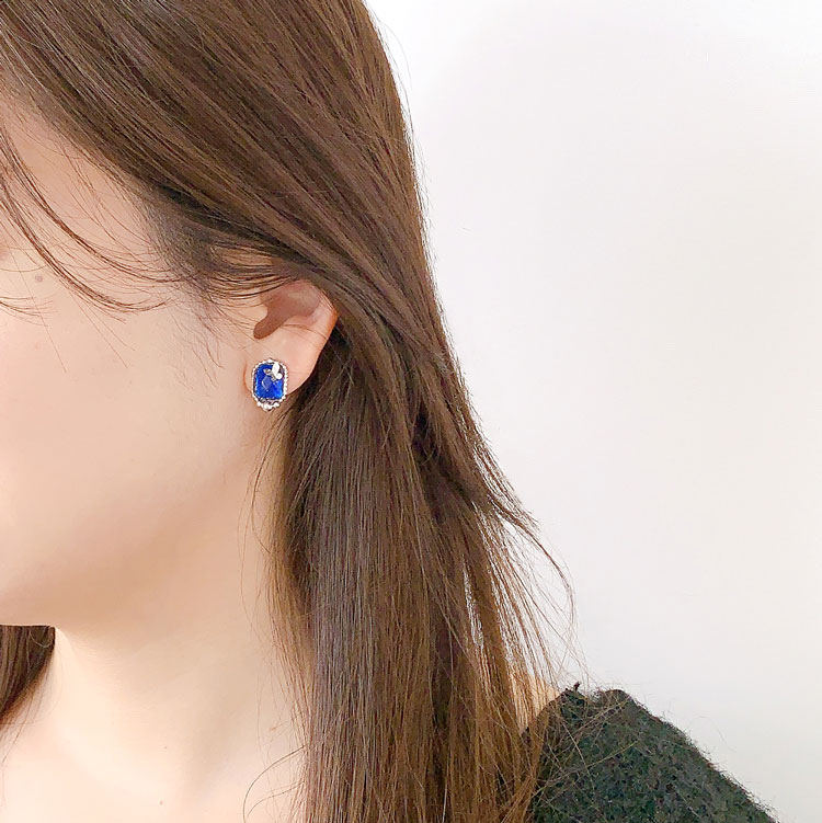レジンで作る エポ石風ピアス | ビーズ・パーツなどのハンドメイド