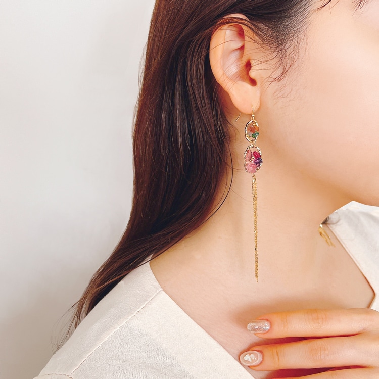 レジンで作る カラフルサザレ石風ピアス | ビーズ・パーツなどの