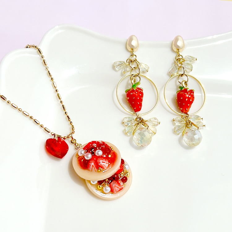 ストロベリーピアス＆レジンで作る フルーツパンケーキキーホルダー