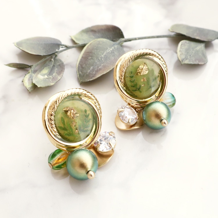 チェコビーズ スジ入り丸玉 エメラルド×トパーズ 約6mm｜チェコガラス