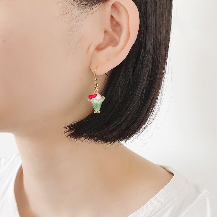 レジンで作る トロピカルジュースのサマーピアス | ビーズ・パーツなど