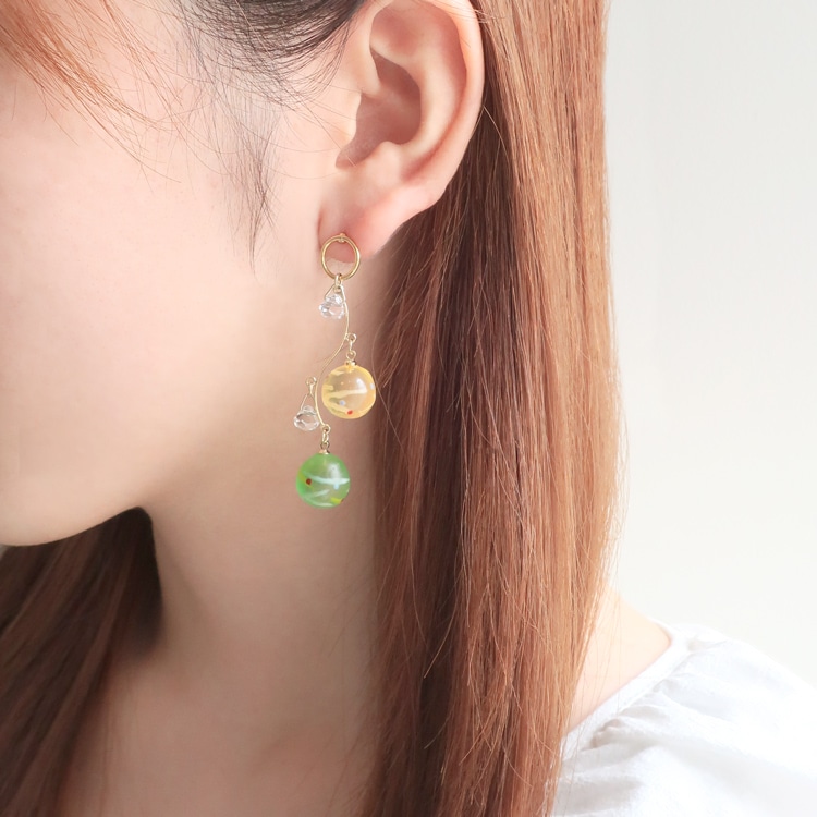 レジンで作る ヨーヨーピアス | ビーズ・パーツなどのハンドメイド