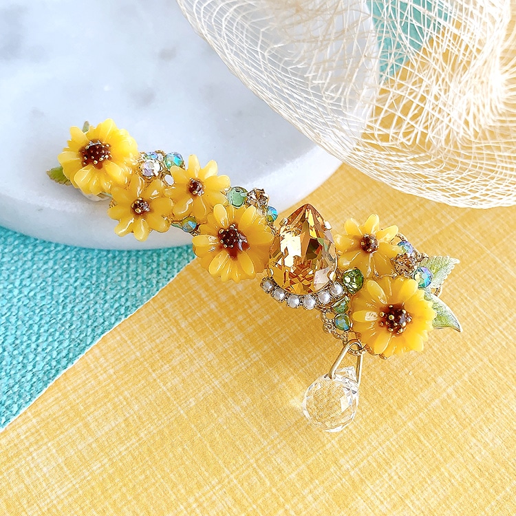 ひまわりヘアクリップ | ビーズ・パーツなどのハンドメイドパーツ